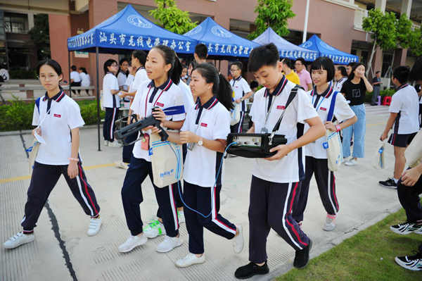 2019年广东省中小学无线电科普宣传活动在汕头金中华侨试验区学校举行2_600.jpg